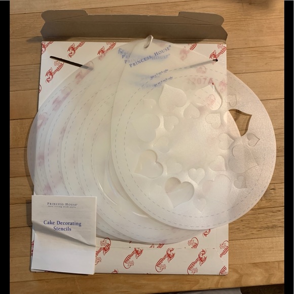 Holiday Stencil Set - Picture 2 of 3